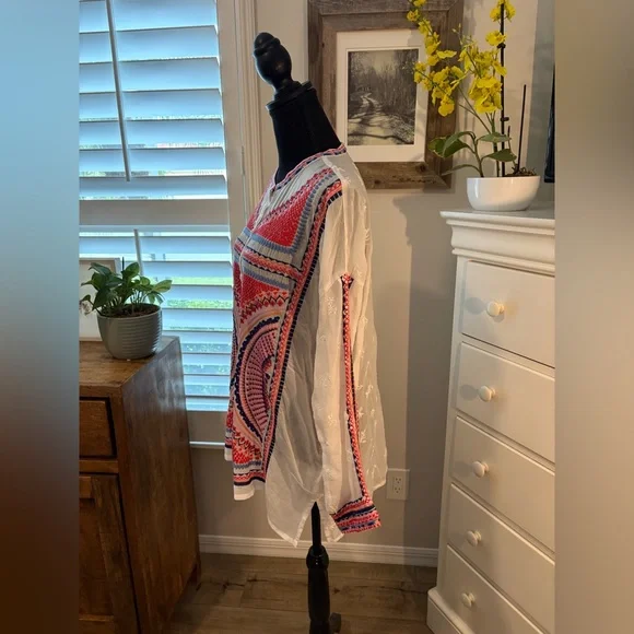 Johnny Was NWT
THE AUDREY MANDARIN COLLAR SHIRT, MAURA
- WHITE, XL - Picture 4 of 13